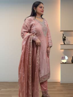 SRIIVA Women Silk Blend Kurta Pant Dupatta Set - Thumbnail 4